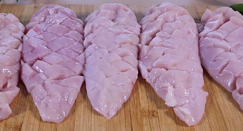 Сочная куриная грудка на сковороде в особом соусе