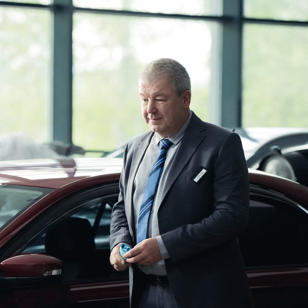     Александр Робак снимается в сериале «Я свободен»