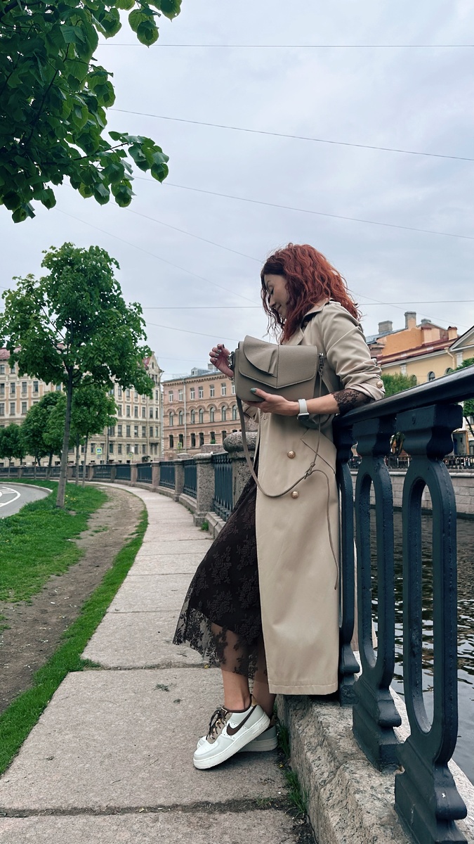 Я очень вдумчивый человек и вопреки всем астрологическим характеристикам знака я скрупулезна, рассудительна и из тех, кто семь раз отмеряет, прежде чем отрезать. Именно поэтому я не тороплю события, но твердо и каждый день двигаюсь в заданном направлении.