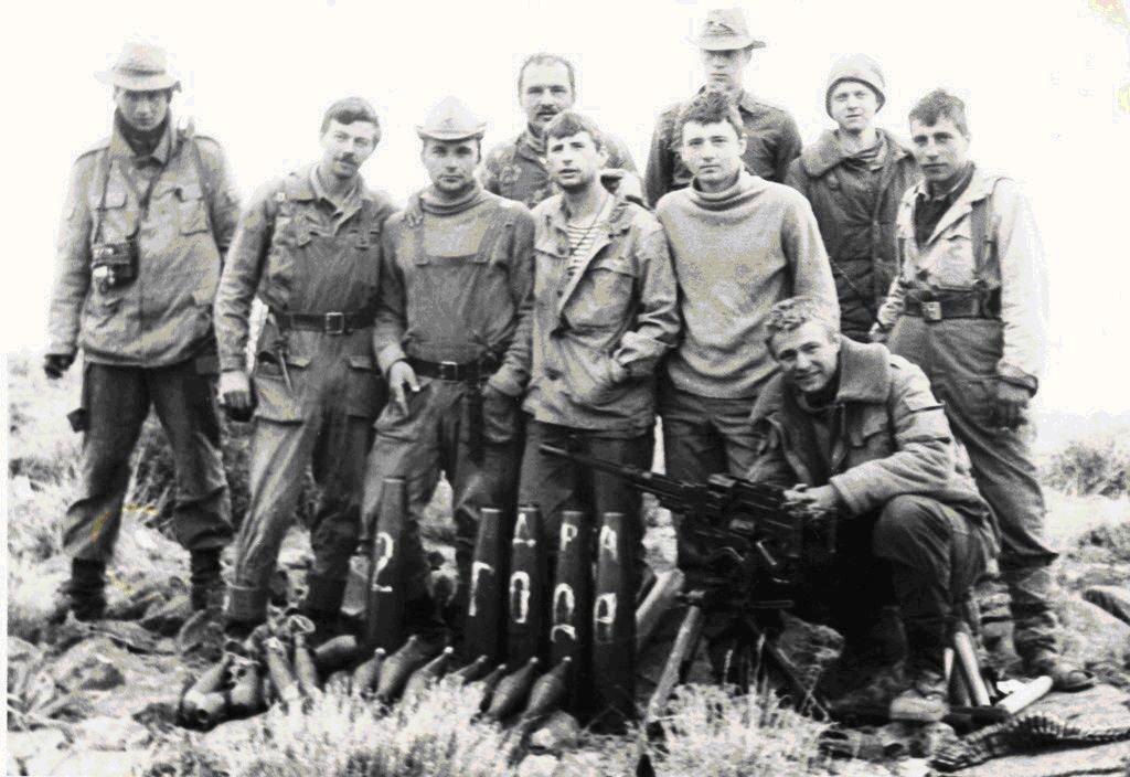 Фото автора. Автор в центре.