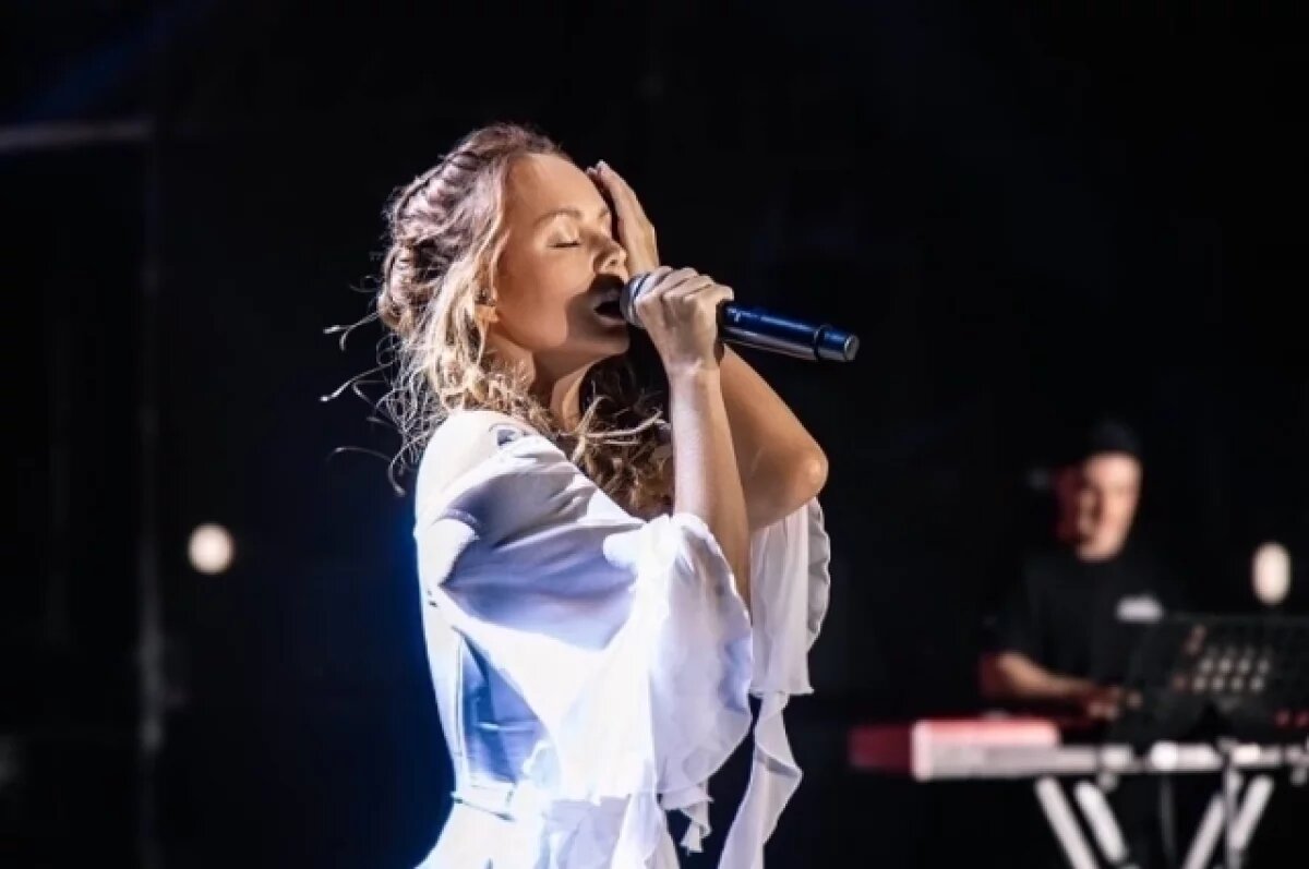    Психиатр Шуров назвал хайпом признание певицы МакSим о видениях в коме