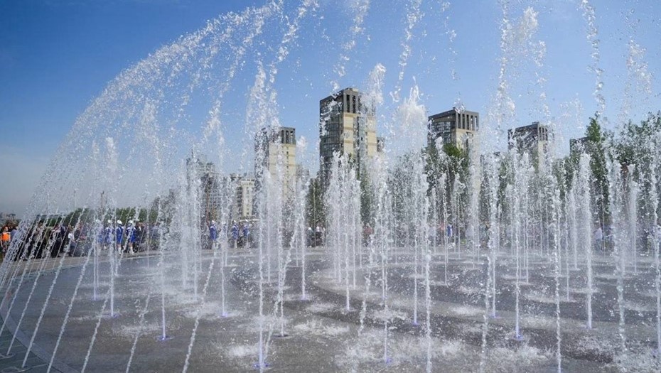    Новый фонтан, открывшийся в Линейном парке на Васильевском острове. Петербург, май 2025 года. Автор фото: t.me/a_belsky
