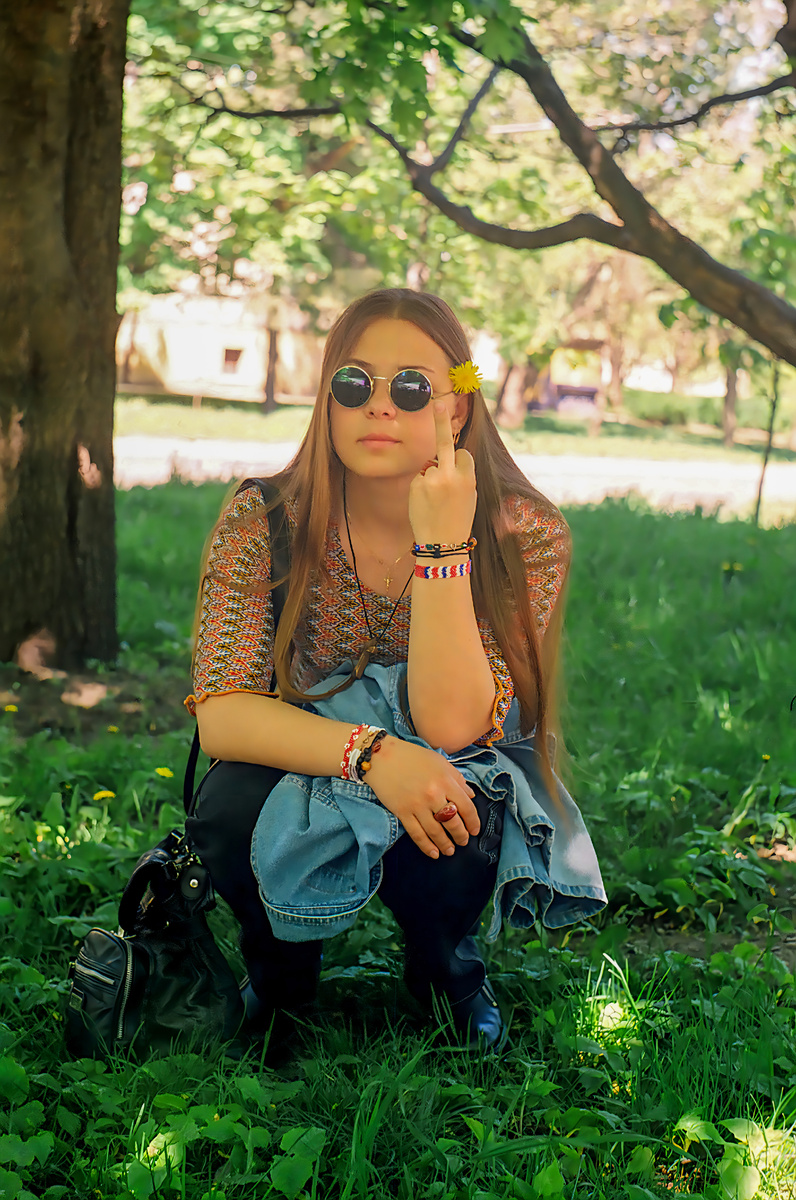 Хиповала лайтово в 20 лет😂😂😂 сама фенечек из бисера наплела 