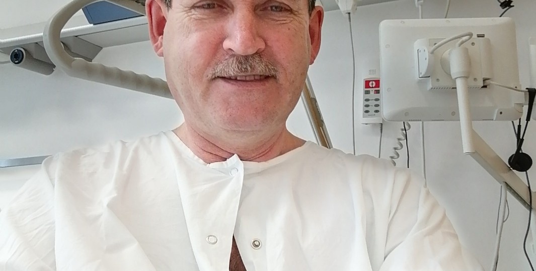 Чужой в горле.
