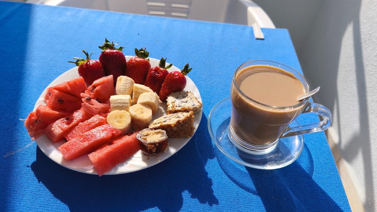 Завтрак на балконе. День начался вкусно! 😋 