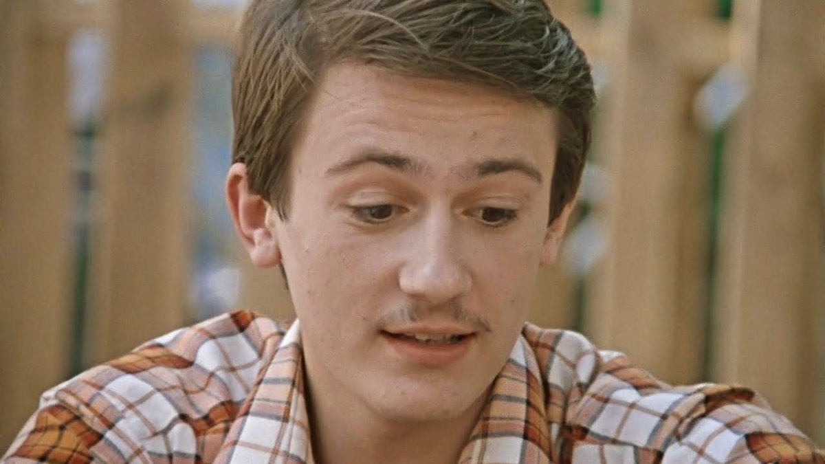 Костя Ромин (Олег Меньшиков)