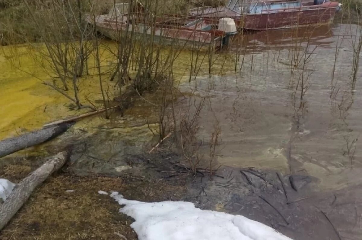    В селе Мутный Материк в Коми произошёл разлив 150 литров дизельного топлива