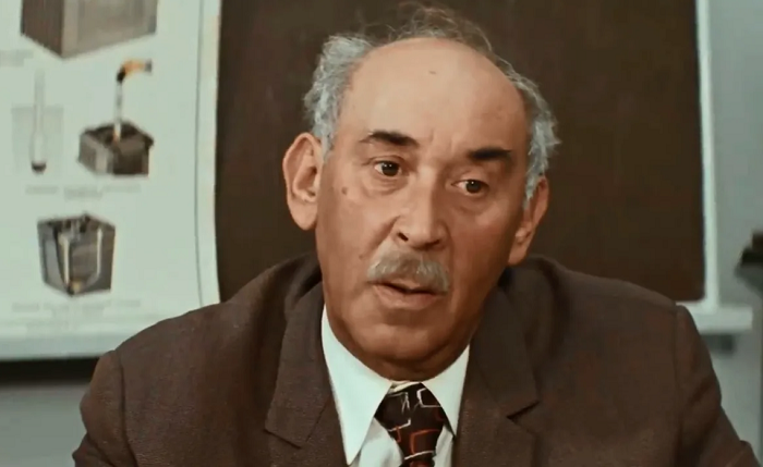 Мама браковала его девушек, Высоцкий посвещал ему стихи: Почему умер нищим и одиноким «король нелепых образов» Готлиб Ронинсон