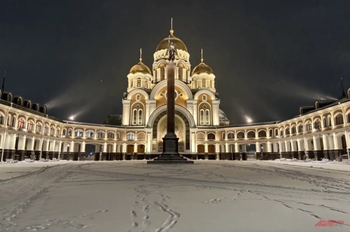    Салехард — небольшой городок, но его архитектура поражает своей парадностью.