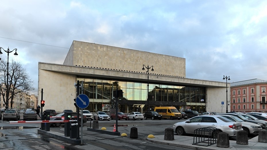    Здание БКЗ "Октябрьский" в Петербурге. Автор фото: Михаил Тихонов / "Деловой Петербург"