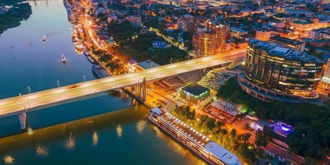Мой город. Любимый и неповторимый. Самый лучший на Земле. Для меня