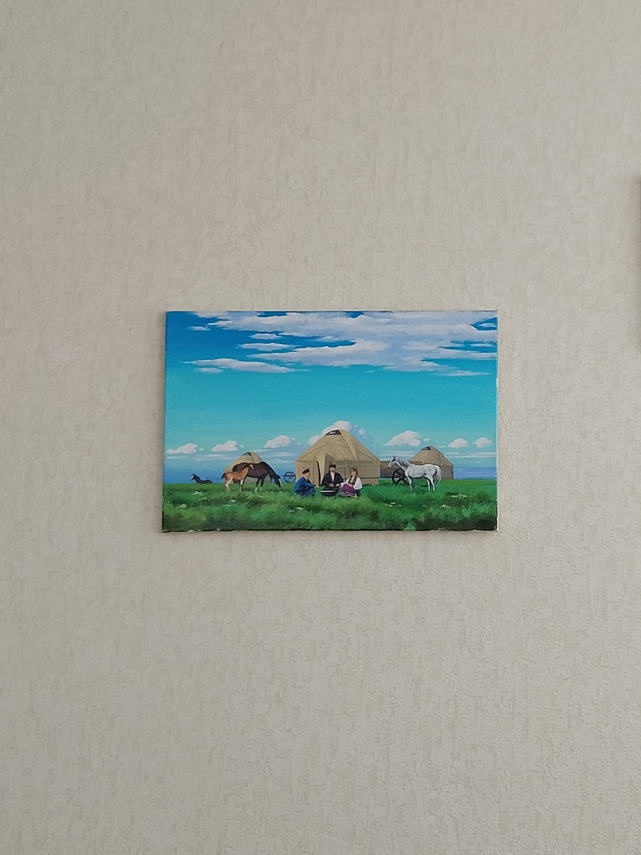 Фото автора - картина в кабинете редакции газеты Хальмг Yнн .