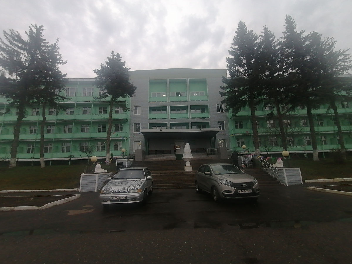 Главный корпус санатория. 1 апреля 2025 года.