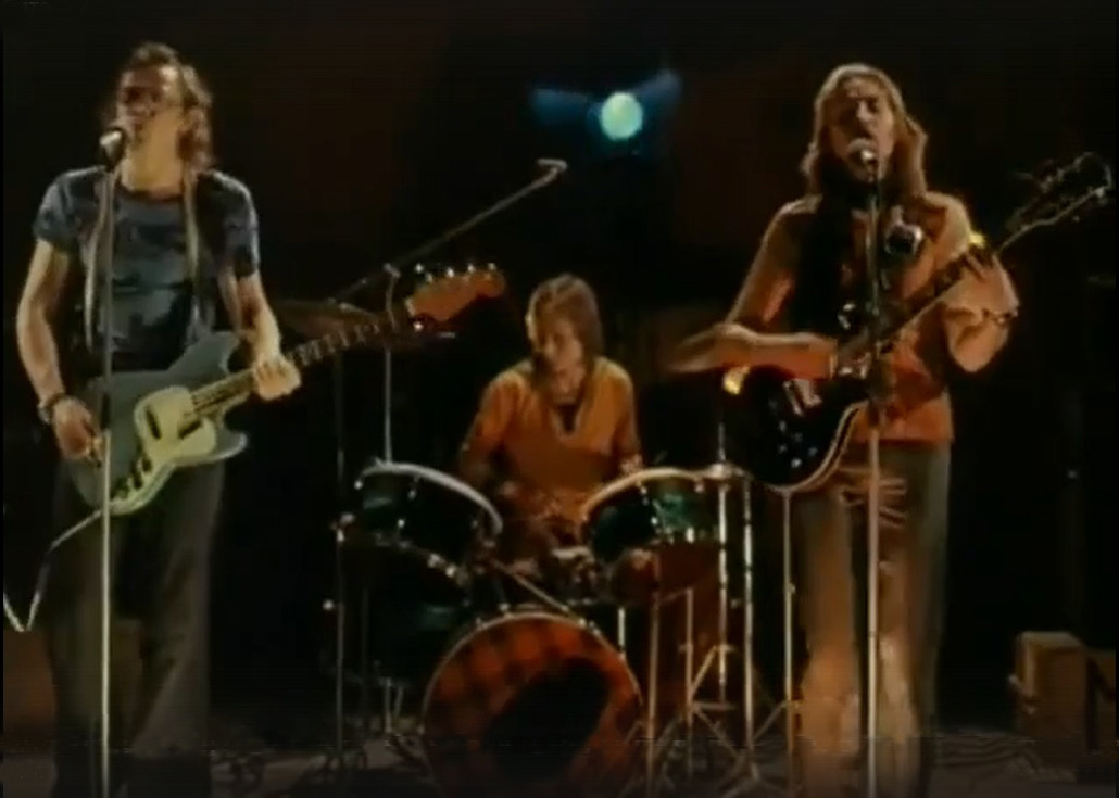 Группа «Рубиновая атака», слева направо: Александр Зайцев, Сергей Шевелев, Владимир Рацкевич. Кадр из фильма «Шесть писем о бите», 1977 г.