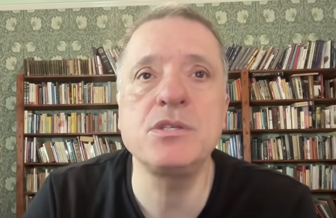 Фото: Prt Scr youtube.com / Alexander Mercouris
