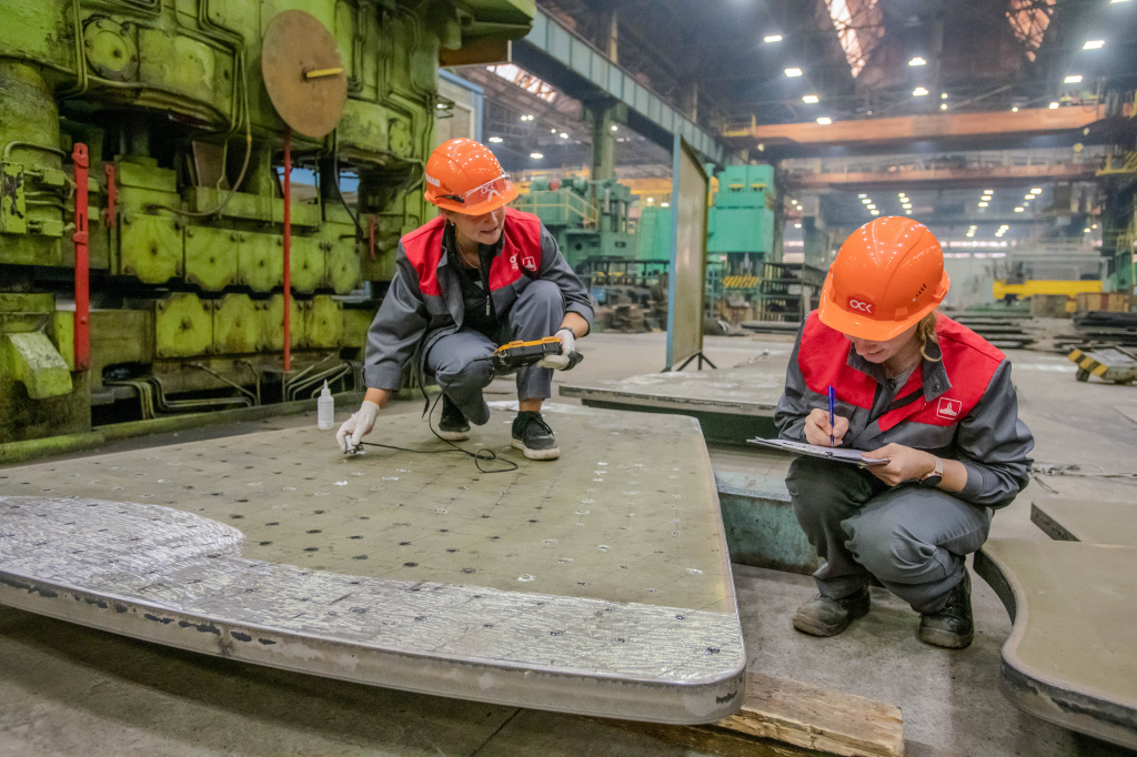 Работа в команде, ультразвуковой контроль / Фото: АО "ПО "Севмаш"  📷
