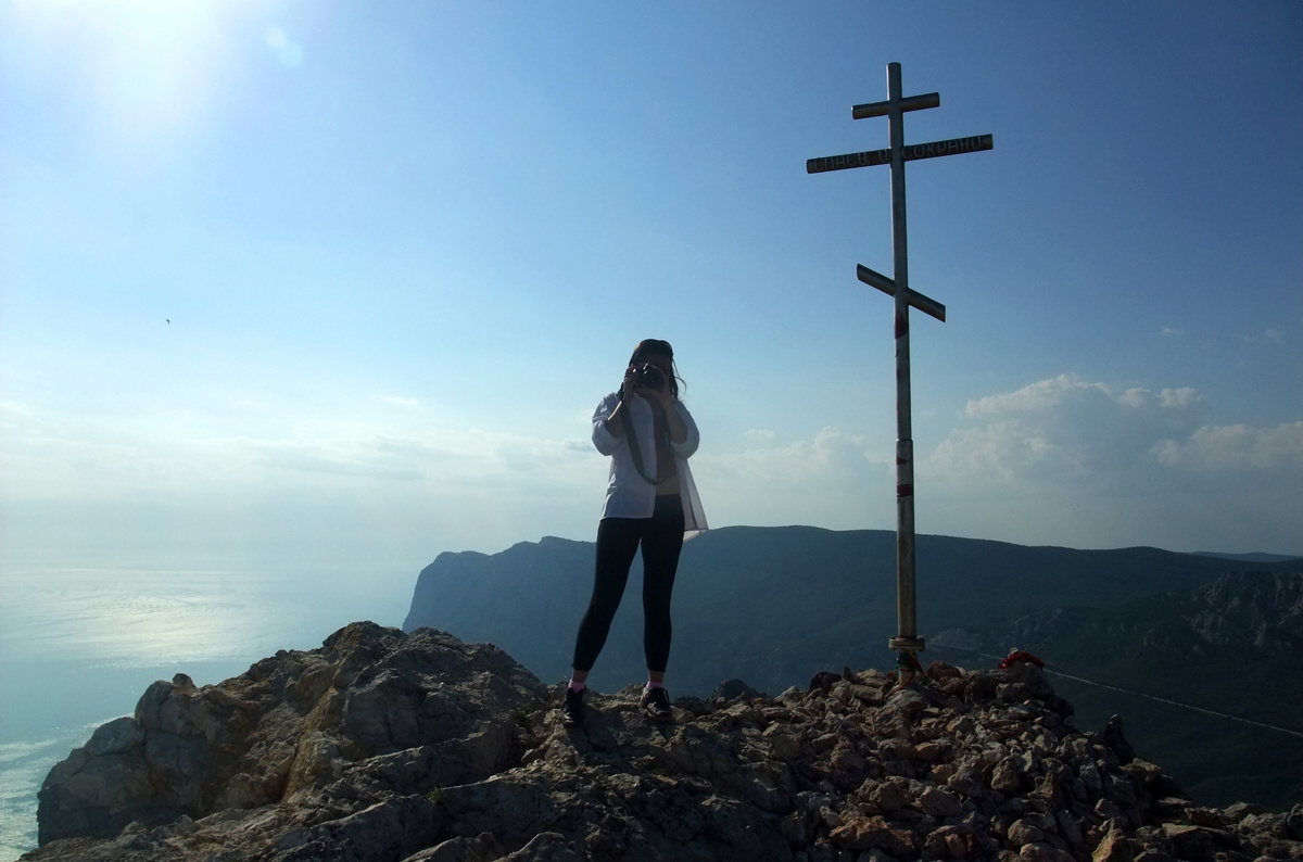 Лена на горе Ильяс-Кая, Крым, Бухта Ласпи, ЮБК