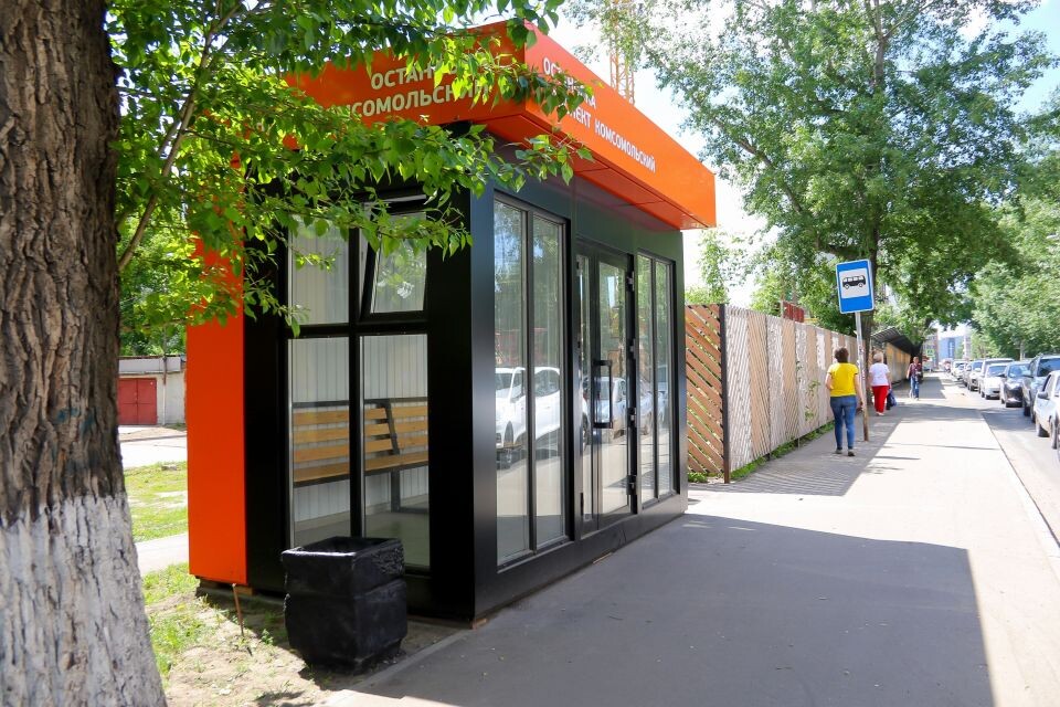    Теплая остановка на улице Сизова в Барнауле. Источник: Виталий Барабаш