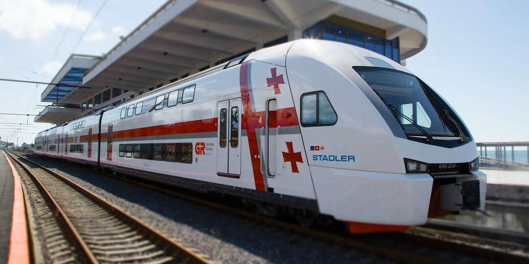 Скоростной комфортабельный поезд Тбилиси – Батуми: цены, расписание, как купить билеты в 2025 году?