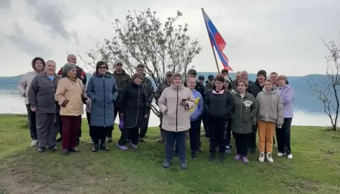 Плохо понятно, как Владимир Путин может узнать, что жители села Чапаево Олекминского района записали к нему видеообращение / Скриншот экрана