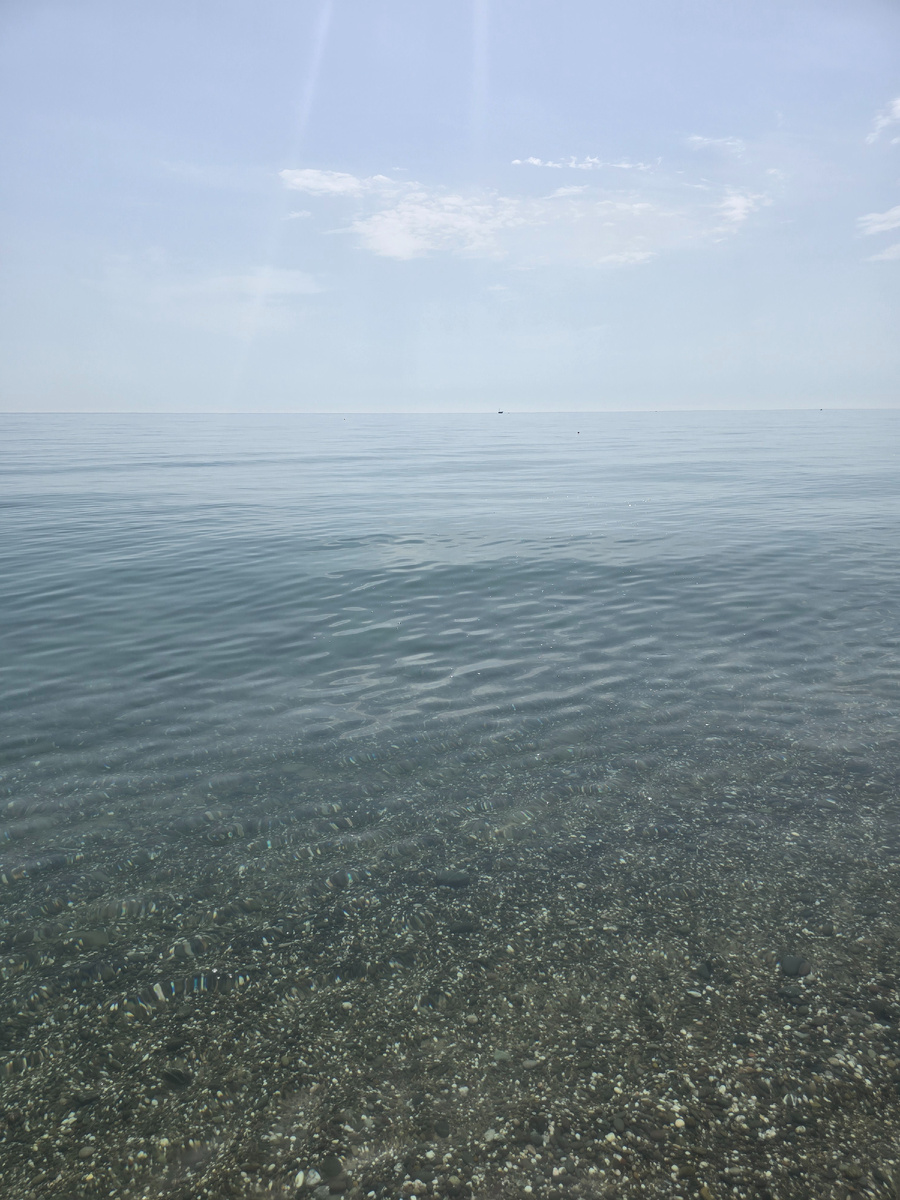 В тумане моря голубом