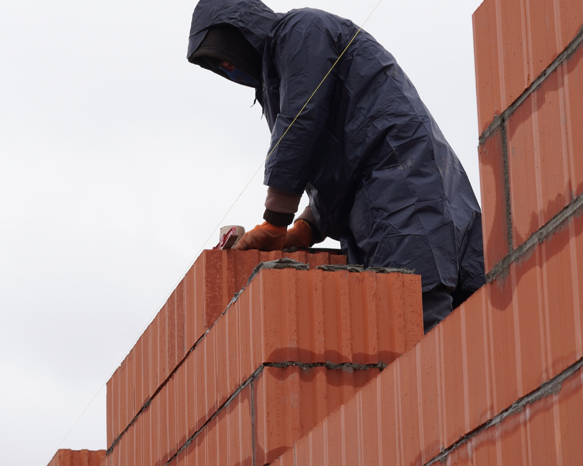 Кладка стен из керамических блоков на нашем объекте в Подмосковье 