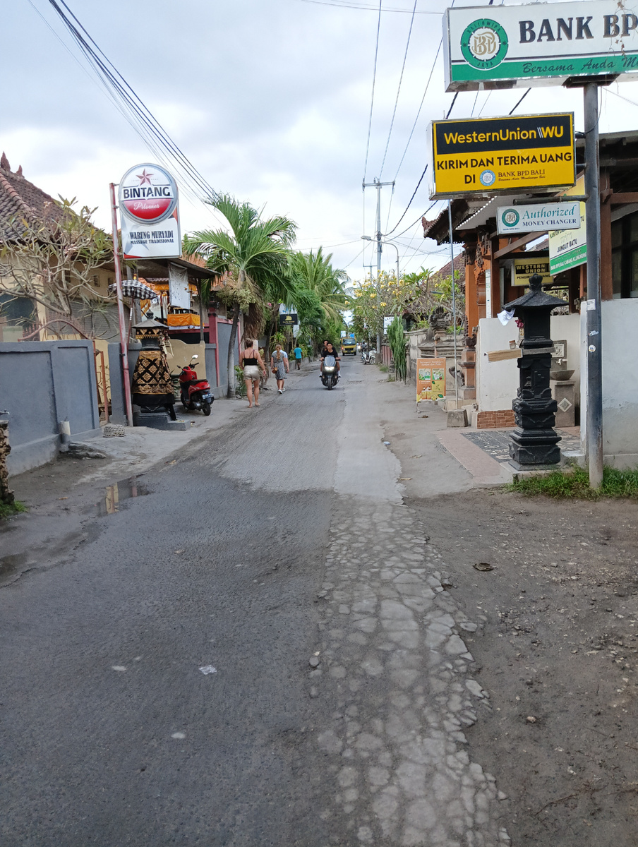 Вот так выглядит центральный проспект.