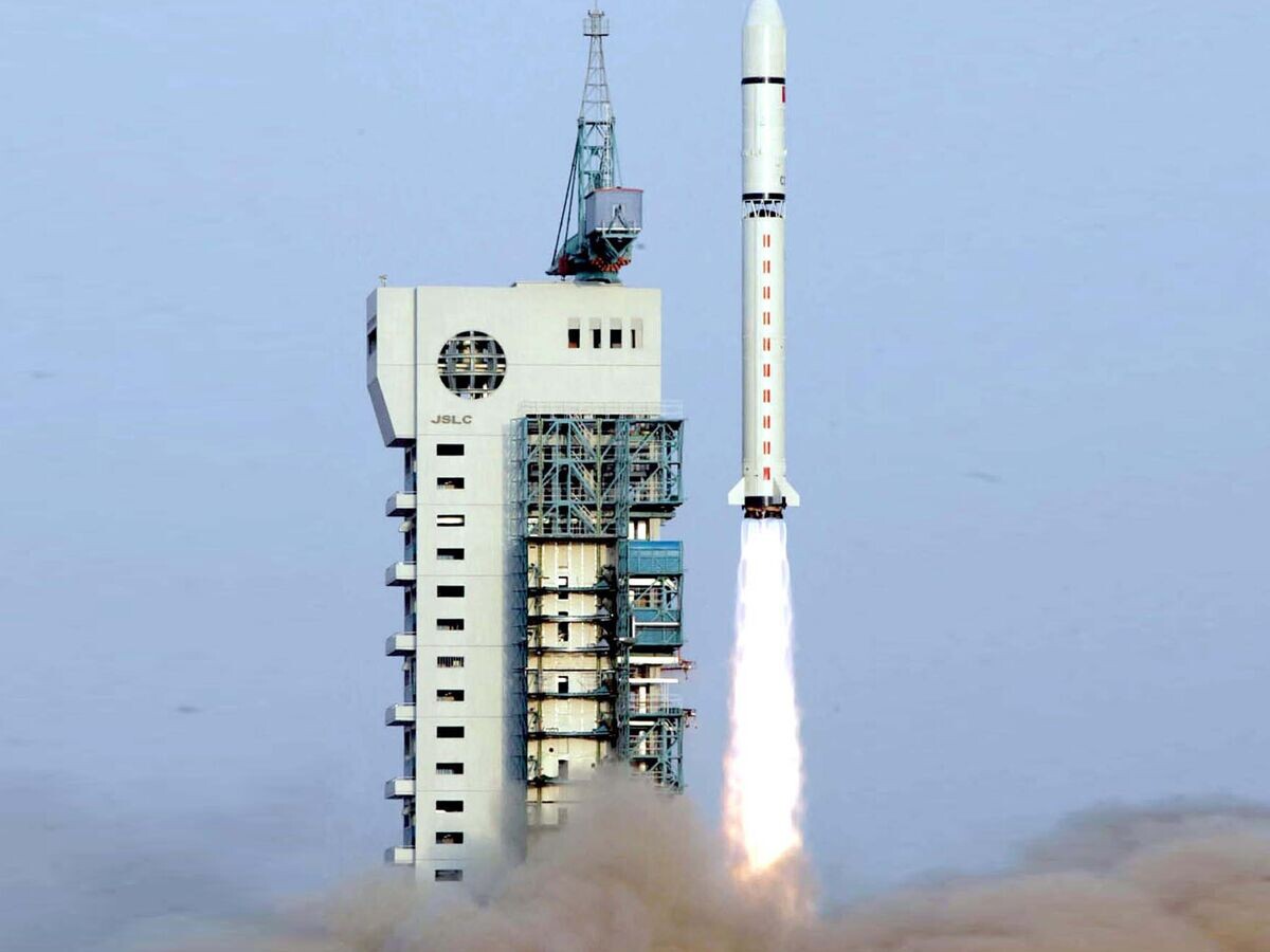 Старт ракеты-носителя Чанчжэн-2D© AP Photo / Xinhua/ Zhao Jianwei