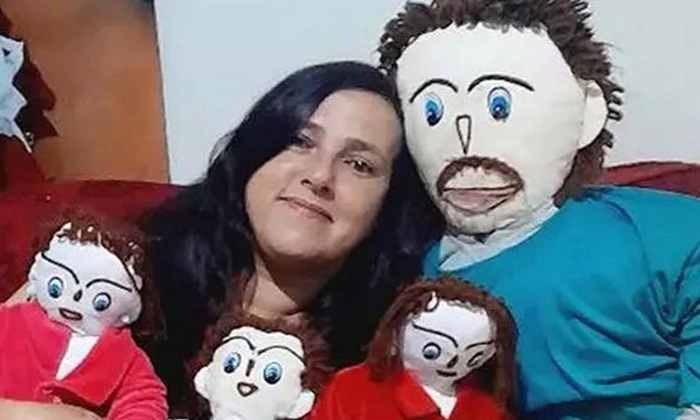    В Бразилии женщина задумалась о разводе с тряпичной куклой из-за «измены»