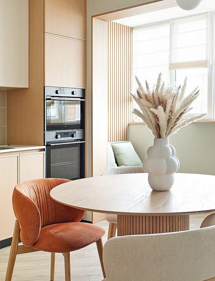 Стол «Вельвет», стулья «Байкал» в обивке велюр