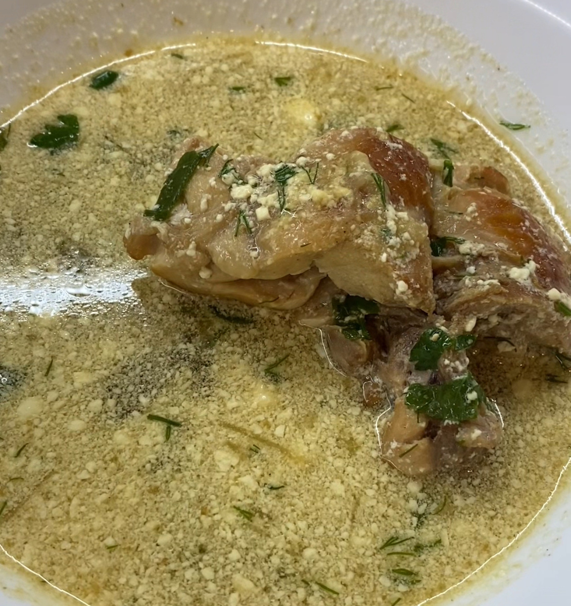 Кролик в сметане.