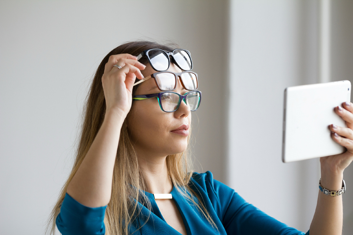 Одна из самых частых жалоб пациентов — быстрая утомляемость глаз.