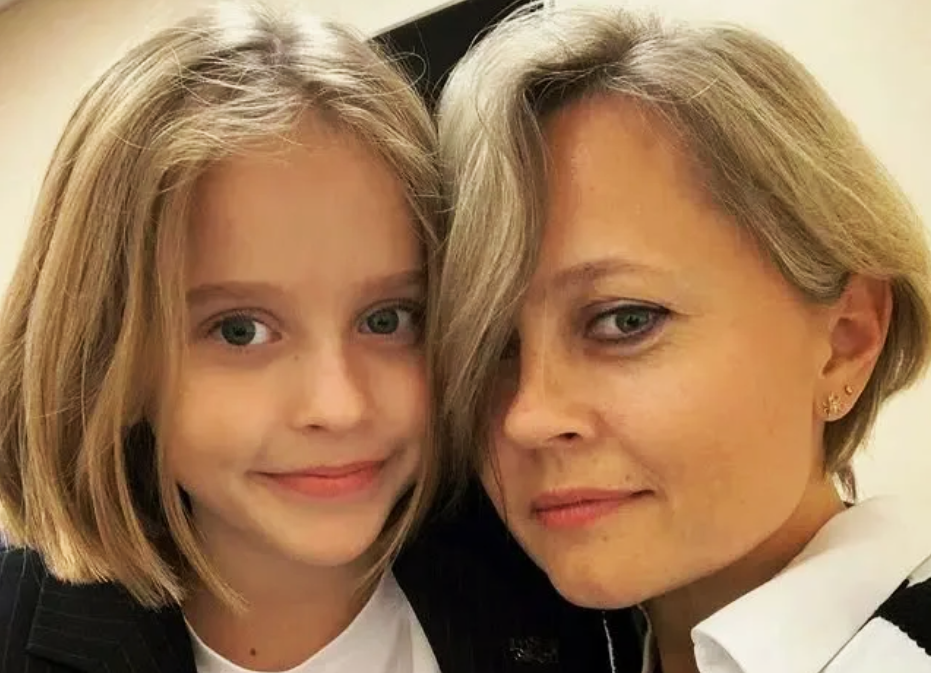 на фот Виталия Корниенко с мамой 