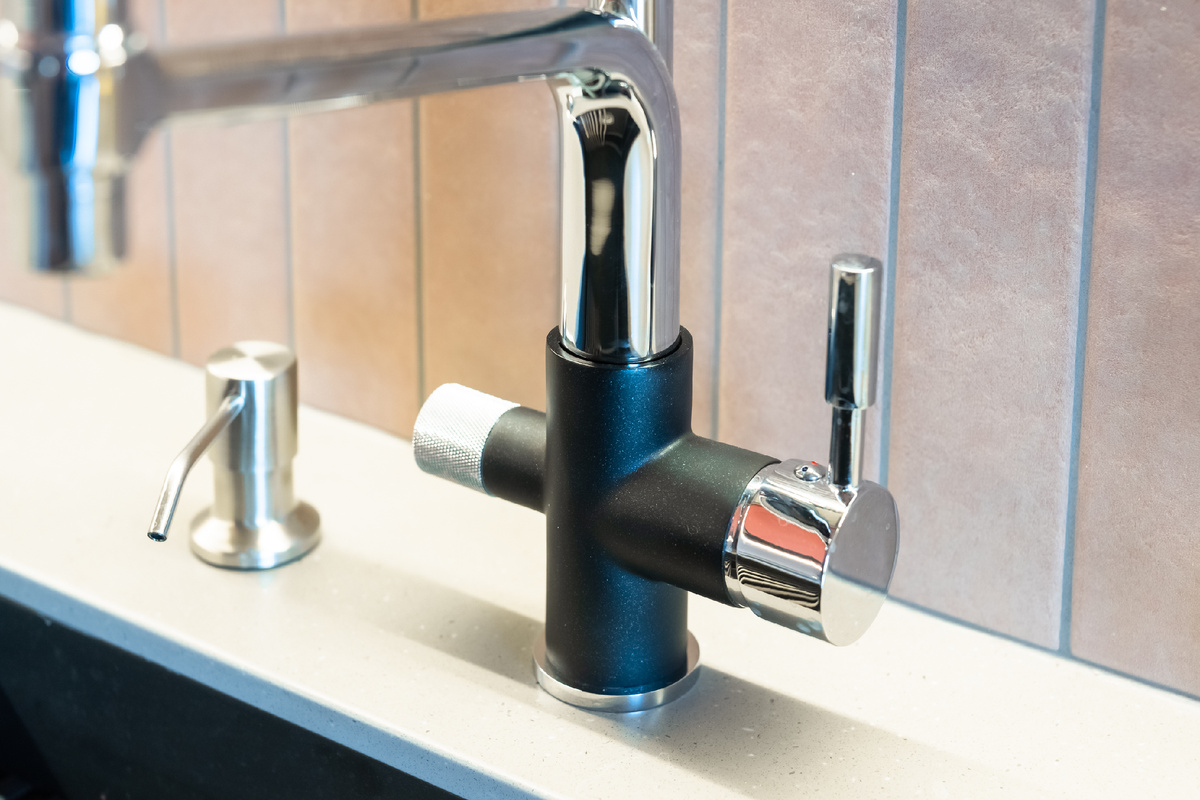 Кухонный смеситель GRANULA 0075 