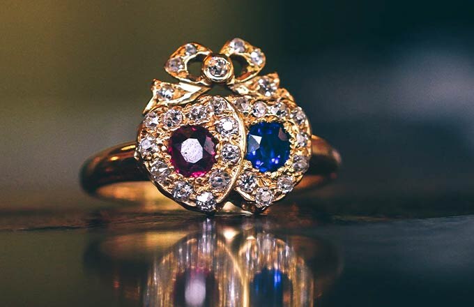 Рубины, сапфиры, изумруды и александриты предлагают больше не считать драгоценными камнями.