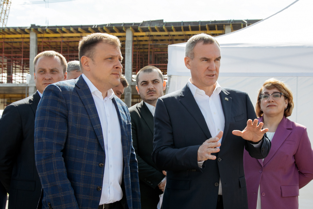    Депутат думы Сургута Александр Олейников: «Решительность губернатора Югры брать на себя ответственность положительно сказывается на всех территориях округа»