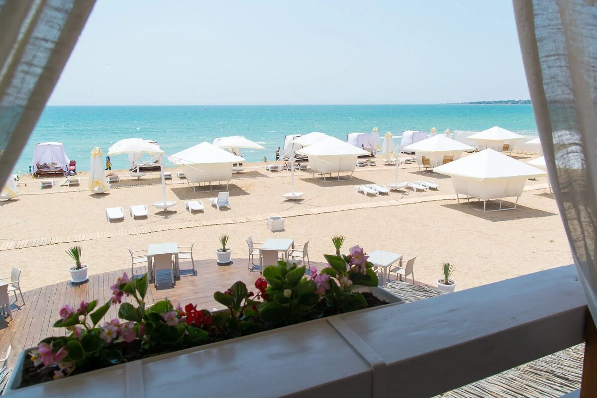 Пляж Лазурный берег, Евпатория