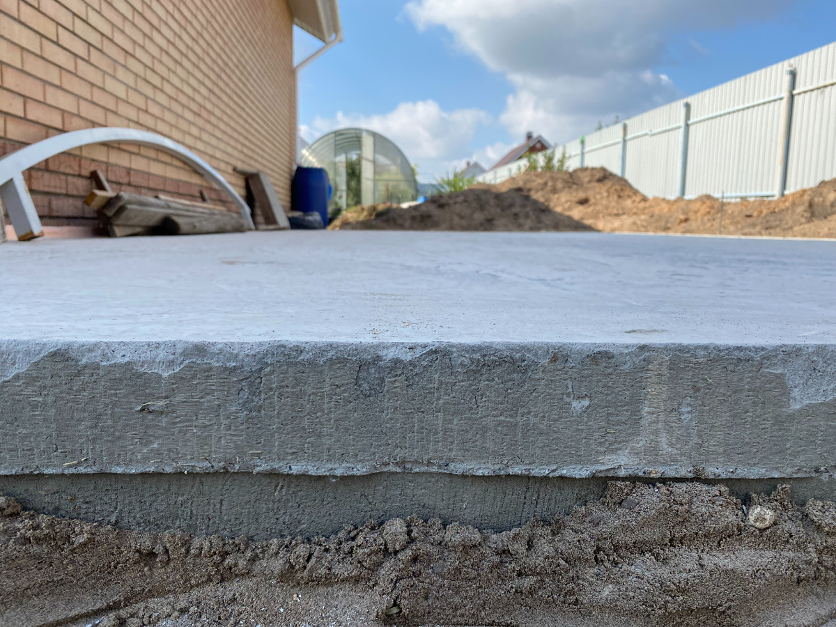 pochemu-treskaetsya-fundament-prichiny-i-chto-delat