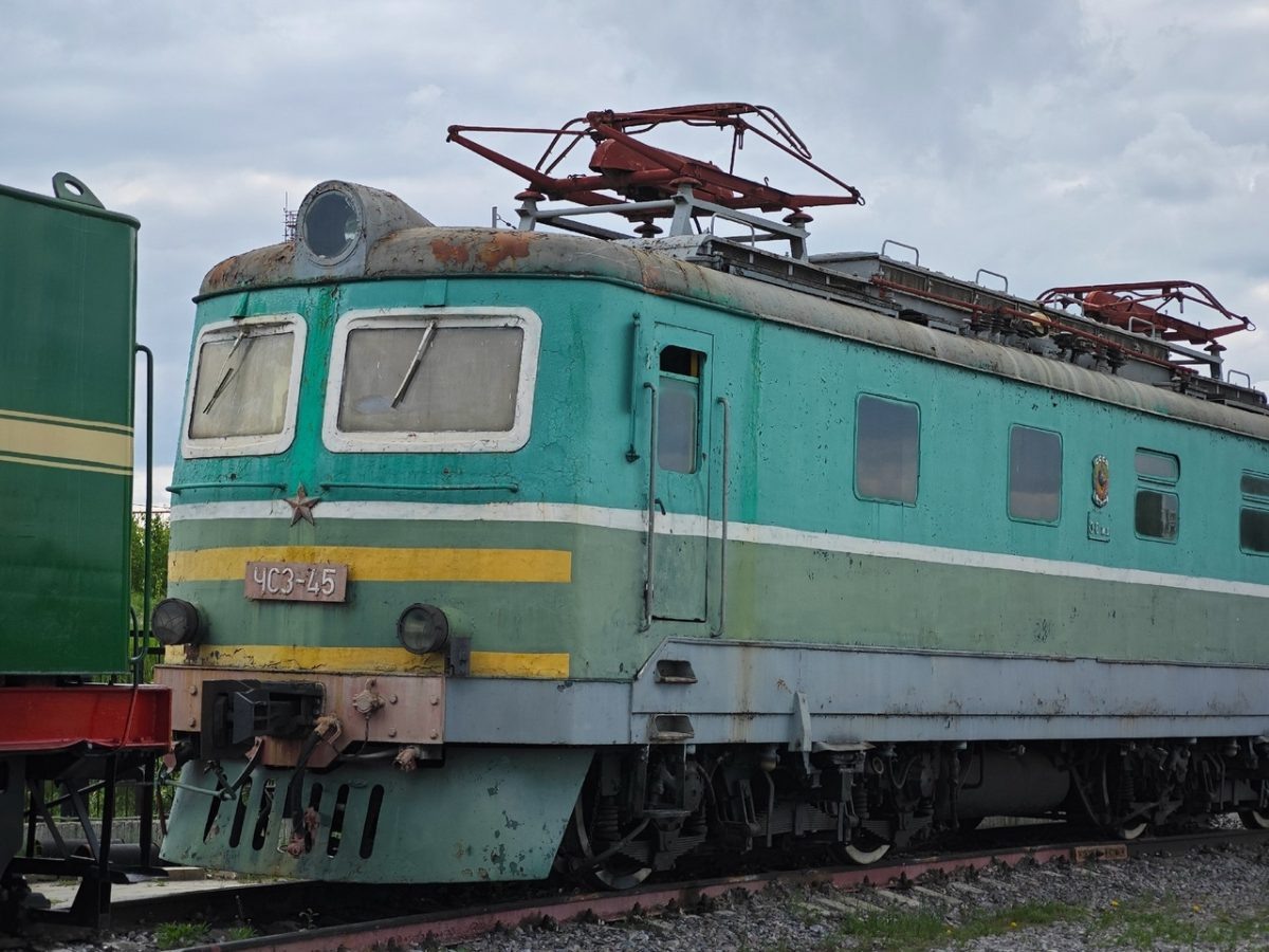    Электровозы чехословацкого производства ЧС3-45 выпускались в 1961 году