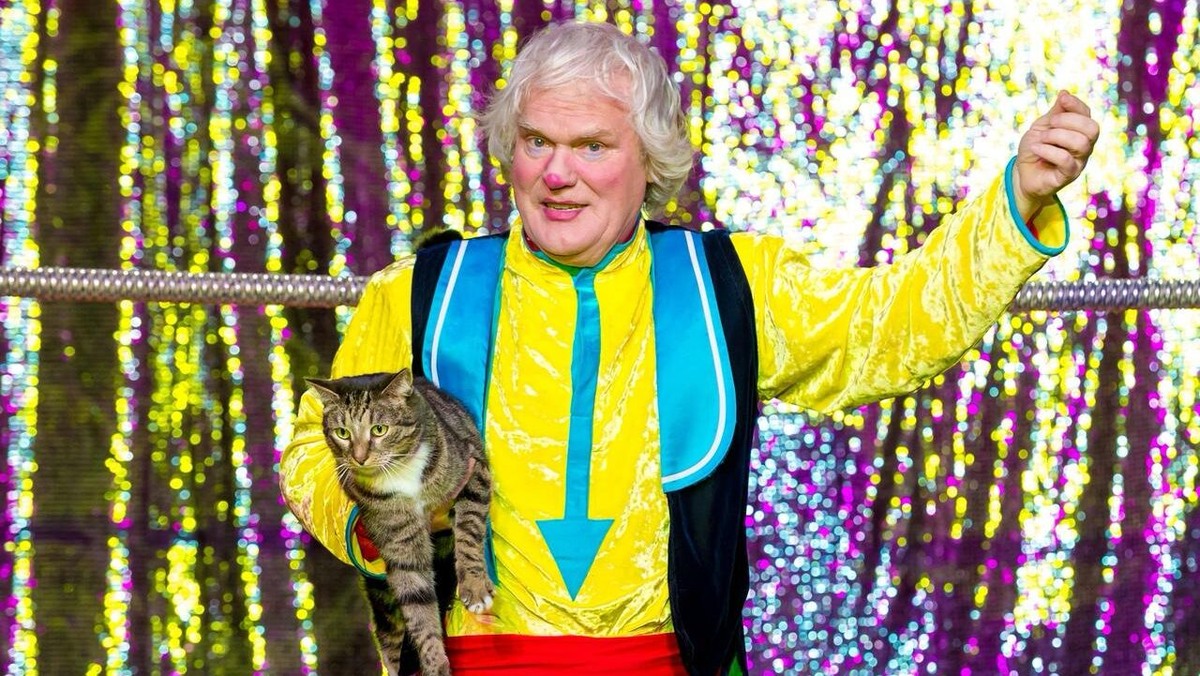    Юрий Куклачёв уже 50 лет выступает она сцене с кошками. Фото: сообщество VK «Театр кошек Куклачёва»
