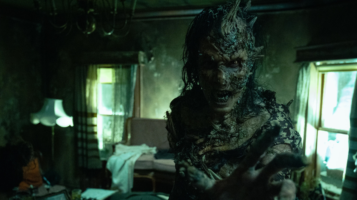 Кадр из фильма "Сущность. Семейный кошмар"