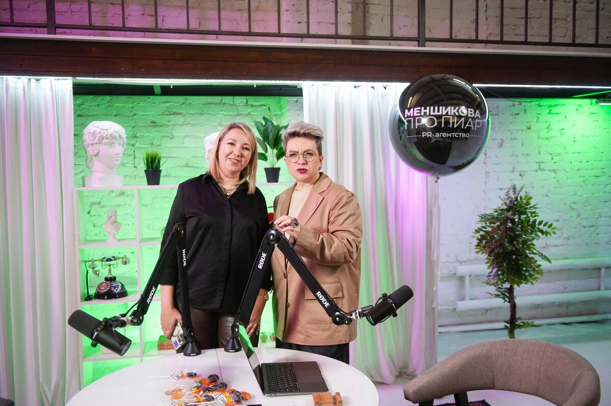 Запись подкаста "12 стульев" со Светланой  Меншиковой