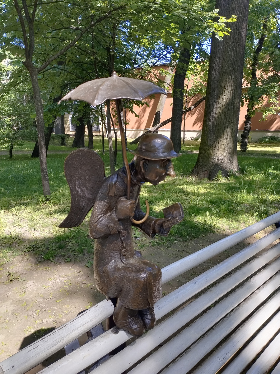 Милый ангел в Измайловском парке Питера