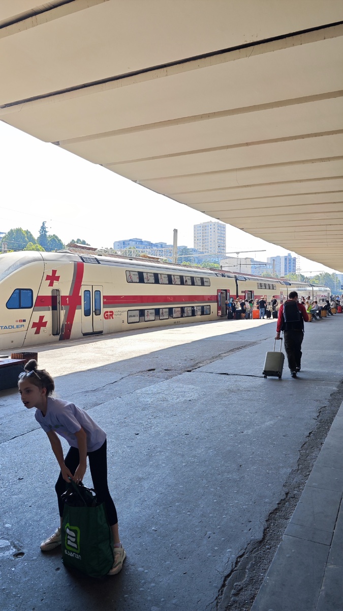 С виду красивый