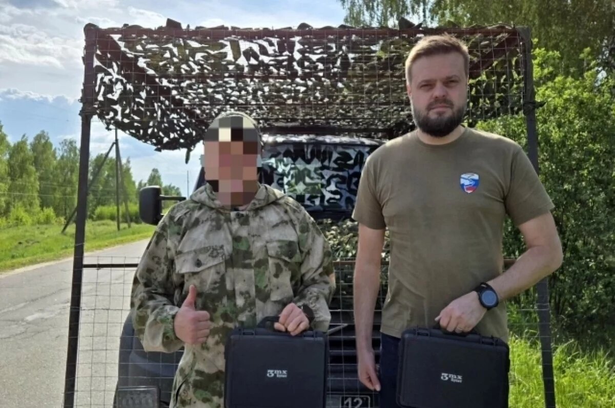    Артем Туров передал дроны-детекторы смоленским бойцам