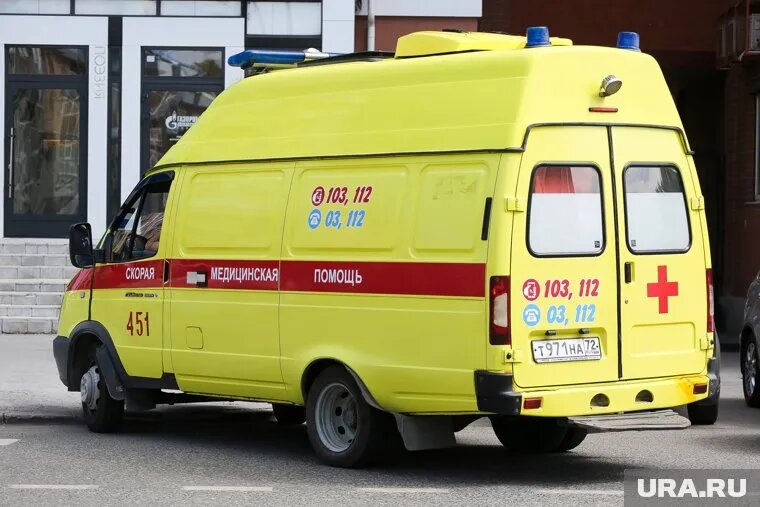 Девочку нашли под окнами многоэтажки 29 мая. Фото: Денис Моргунов © URA.RU