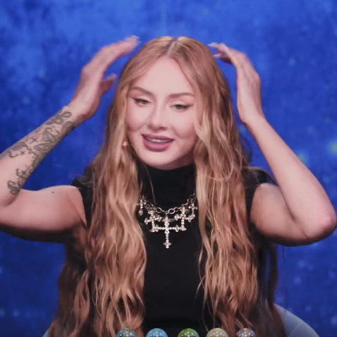     Anna Asti рассказала о внешности, комплексах и новом альбоме