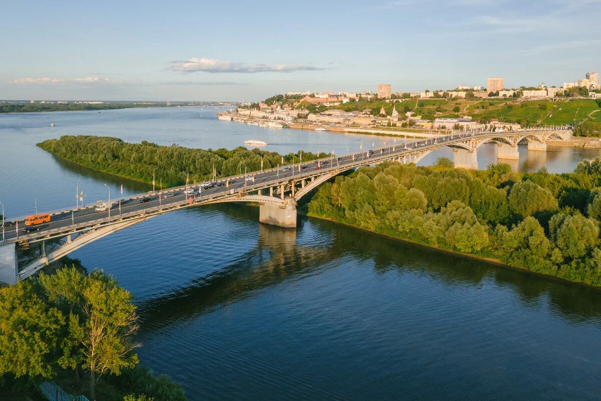 Вид на Канавинский мост и Гребнёвские пески под ним. Фото: Дима Четыре