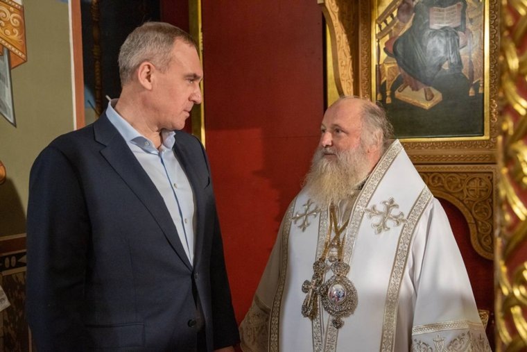Губернатор ХМАО Руслан Кухарук и митрополит Павел. Фото: telegram-канал «Югра православная»