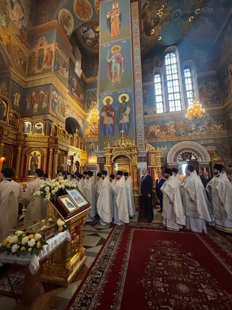 Литургия в Воскресенском соборе. Фото: читатель URA.RU
